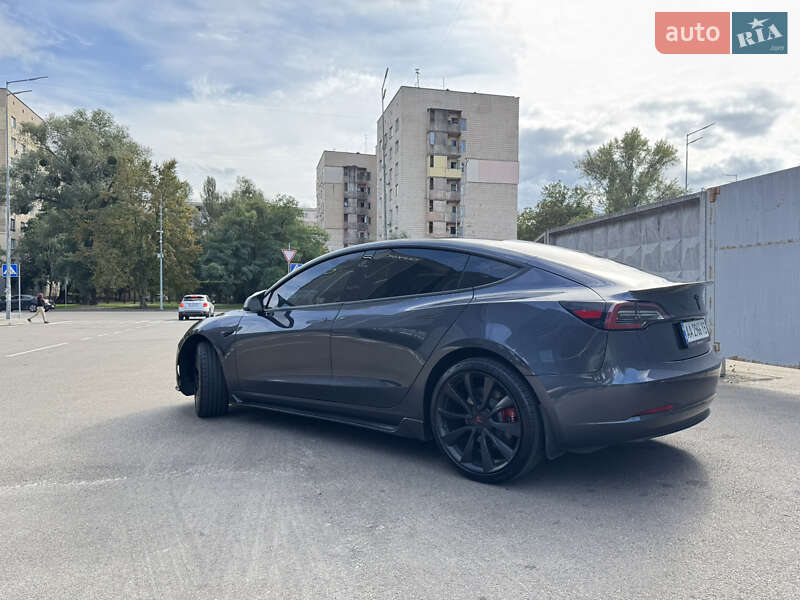 Седан Tesla Model 3 2019 в Києві