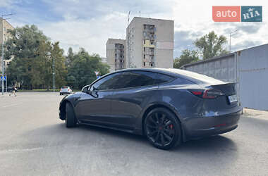 Седан Tesla Model 3 2019 в 