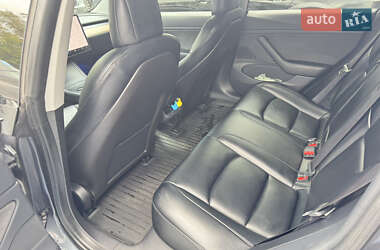 Седан Tesla Model 3 2019 в 