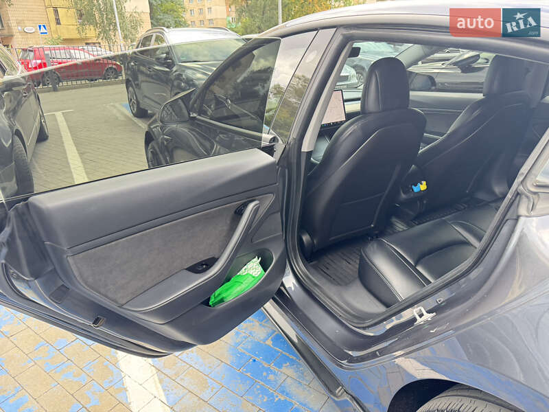 Седан Tesla Model 3 2019 в Києві