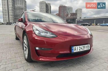 Седан Tesla Model 3 2021 в 