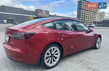 Седан Tesla Model 3 2021 в 