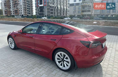 Седан Tesla Model 3 2021 в 