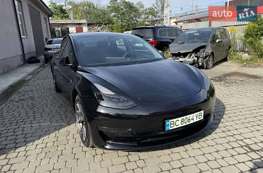 Седан Tesla Model 3 2021 в 