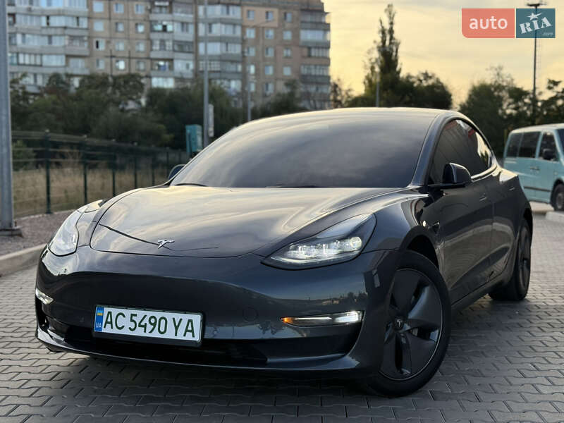 Седан Tesla Model 3 2021 в Кривом Роге