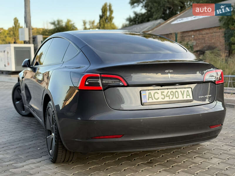 Седан Tesla Model 3 2021 в Кривом Роге