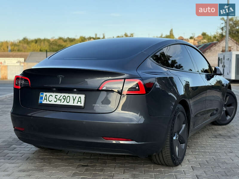 Седан Tesla Model 3 2021 в Кривом Роге