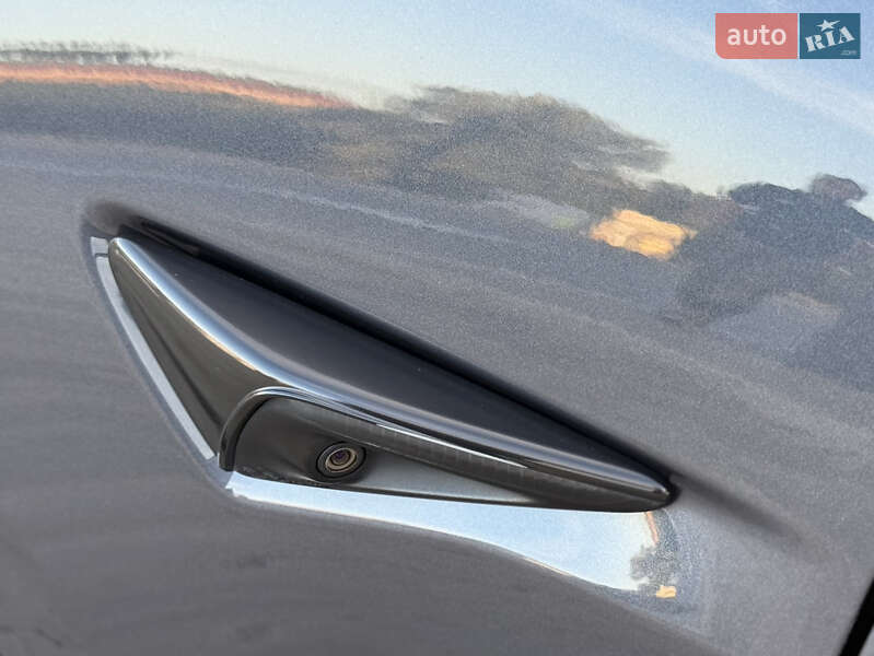 Седан Tesla Model 3 2021 в Кривом Роге