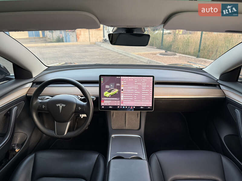 Седан Tesla Model 3 2021 в Кривом Роге