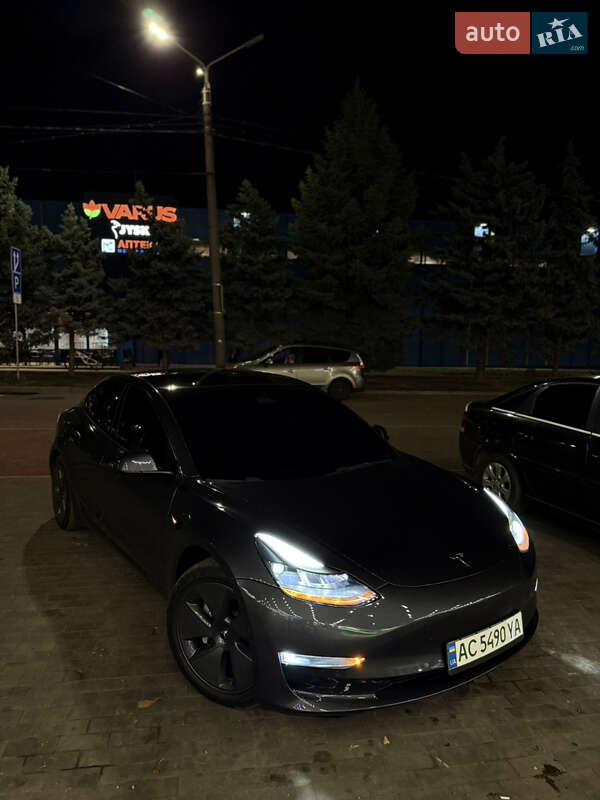 Седан Tesla Model 3 2021 в Кривом Роге