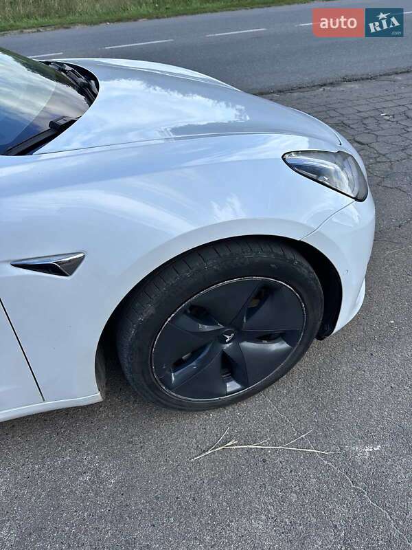 Седан Tesla Model 3 2020 в Бориславе