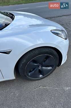 Седан Tesla Model 3 2020 в 