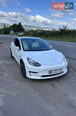 Седан Tesla Model 3 2020 в 