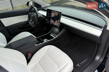 Седан Tesla Model 3 2018 в 