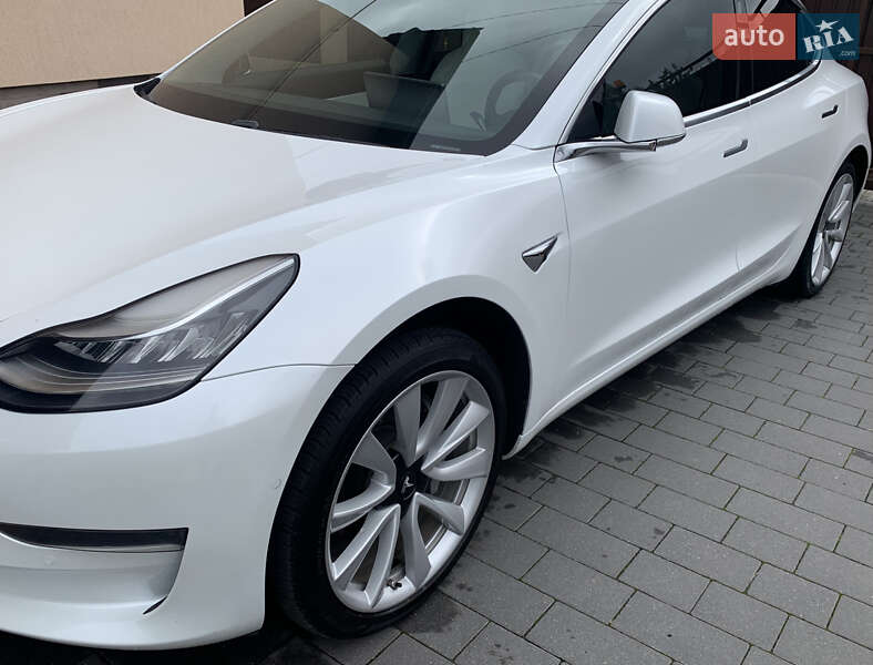 Седан Tesla Model 3 2019 в Львові фото Седан Tesla Model 3 2019 в Львові