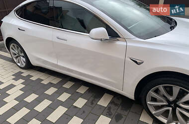 Седан Tesla Model 3 2019 в Львове