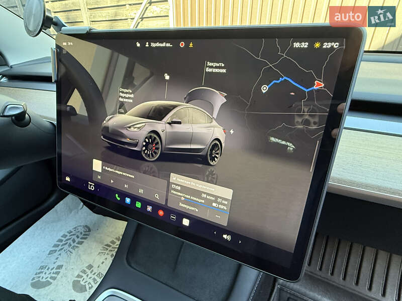 Седан Tesla Model 3 2022 в Буче