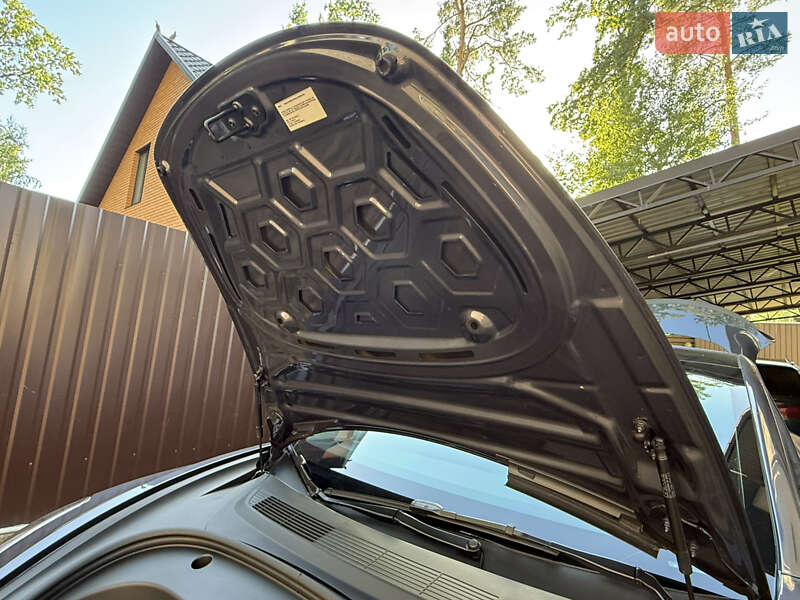 Седан Tesla Model 3 2022 в Буче