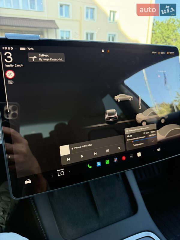 Седан Tesla Model 3 2022 в Буче