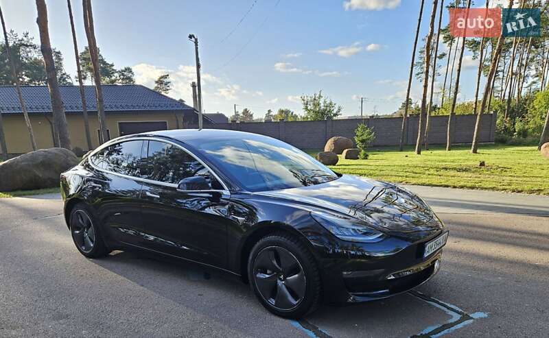 Tesla Model 3 2019