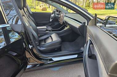 Седан Tesla Model 3 2019 в Житомире