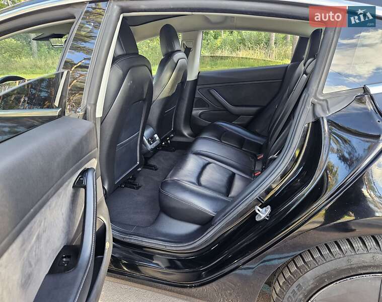 Седан Tesla Model 3 2019 в Житомире