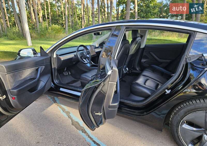 Седан Tesla Model 3 2019 в Житомире