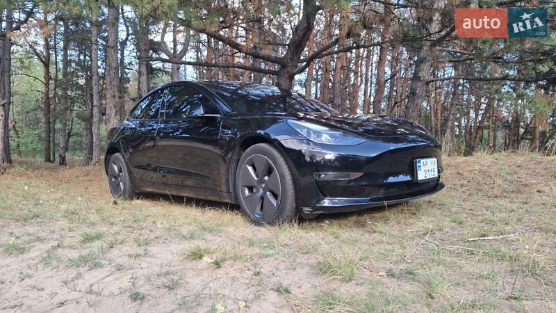 Седан Tesla Model 3 2023 в Запоріжжі