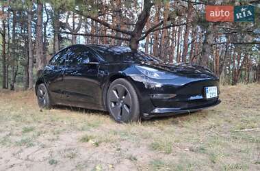 Седан Tesla Model 3 2023 в 