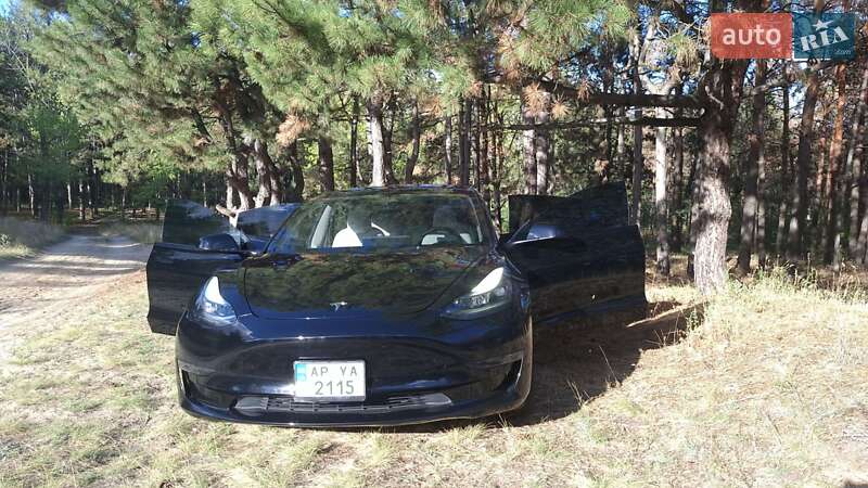 Седан Tesla Model 3 2023 в Запоріжжі