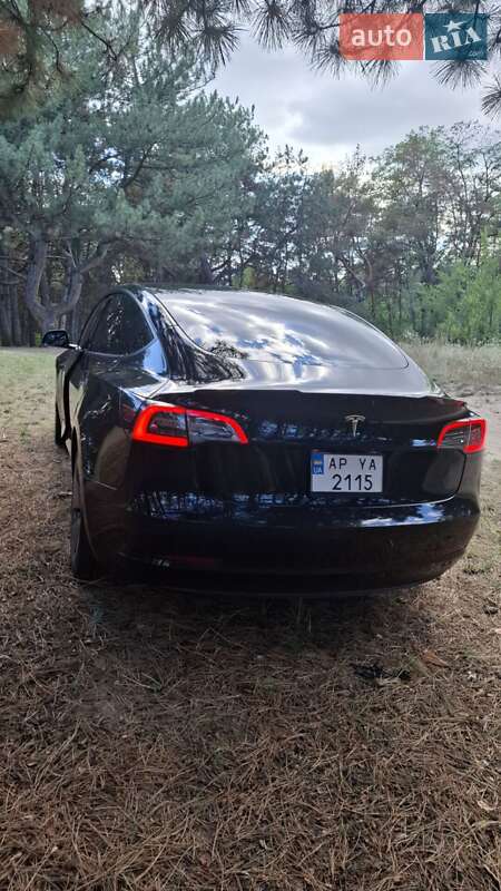 Седан Tesla Model 3 2023 в Запоріжжі