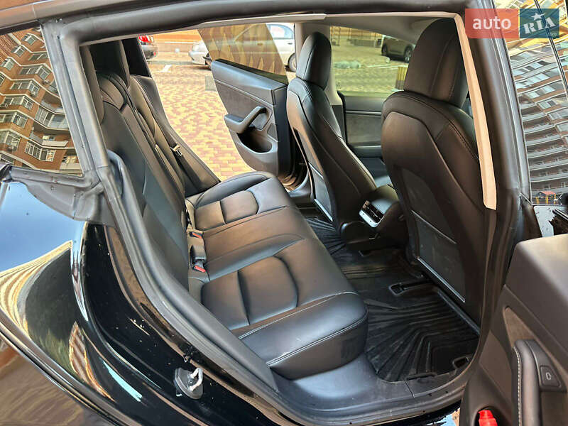 Седан Tesla Model 3 2020 в Одессе