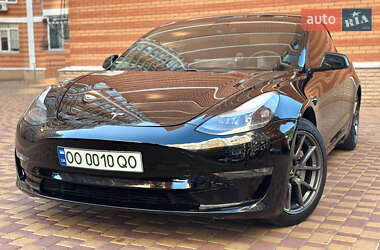 Седан Tesla Model 3 2020 в 