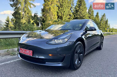 Седан Tesla Model 3 2023 в 