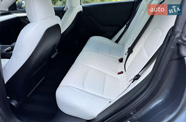 Седан Tesla Model 3 2023 в 