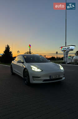 Седан Tesla Model 3 2021 в 