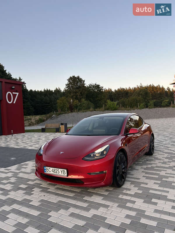 Седан Tesla Model 3 2020 в Львові