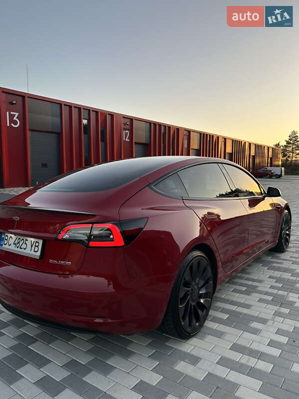 Седан Tesla Model 3 2020 в Львові