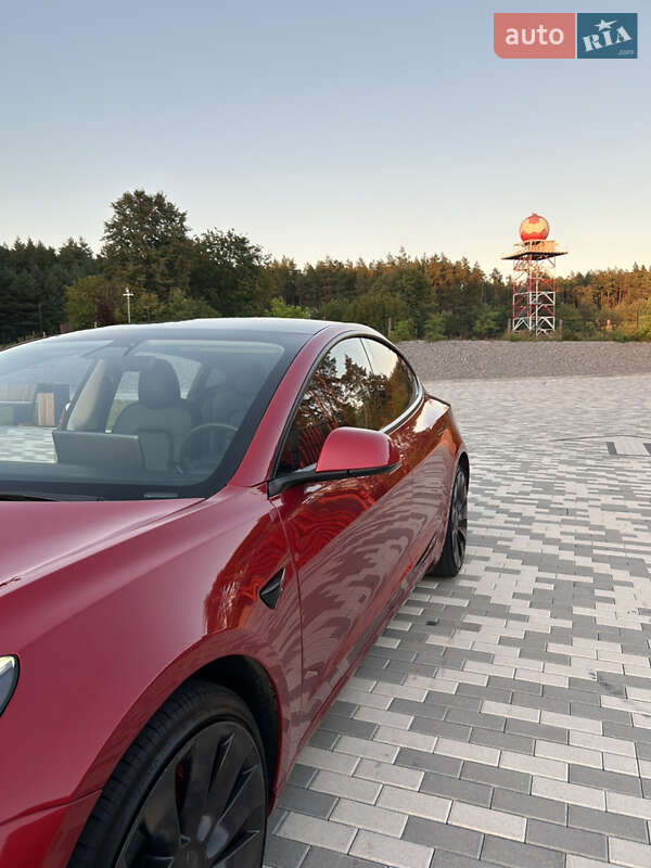Седан Tesla Model 3 2020 в Львові