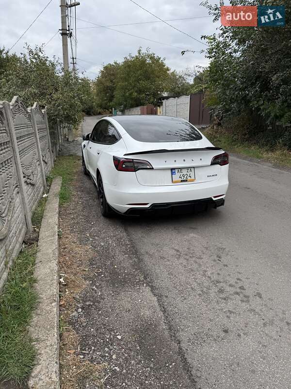 Седан Tesla Model 3 2021 в Днепре