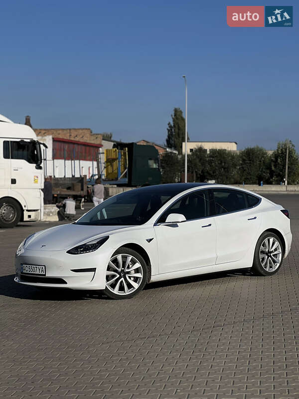 Седан Tesla Model 3 2019 в Луцке фото 4 Седан Tesla Model 3 2019 в Луцке