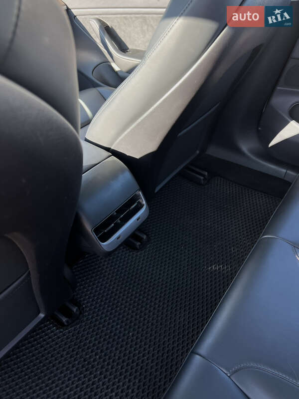 Седан Tesla Model 3 2019 в Луцке фото 14 Седан Tesla Model 3 2019 в Луцке
