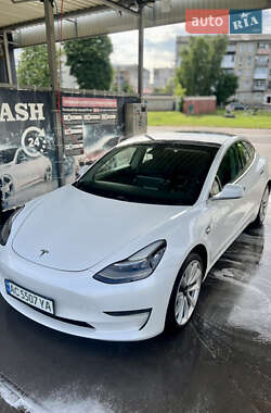 Седан Tesla Model 3 2019 в 