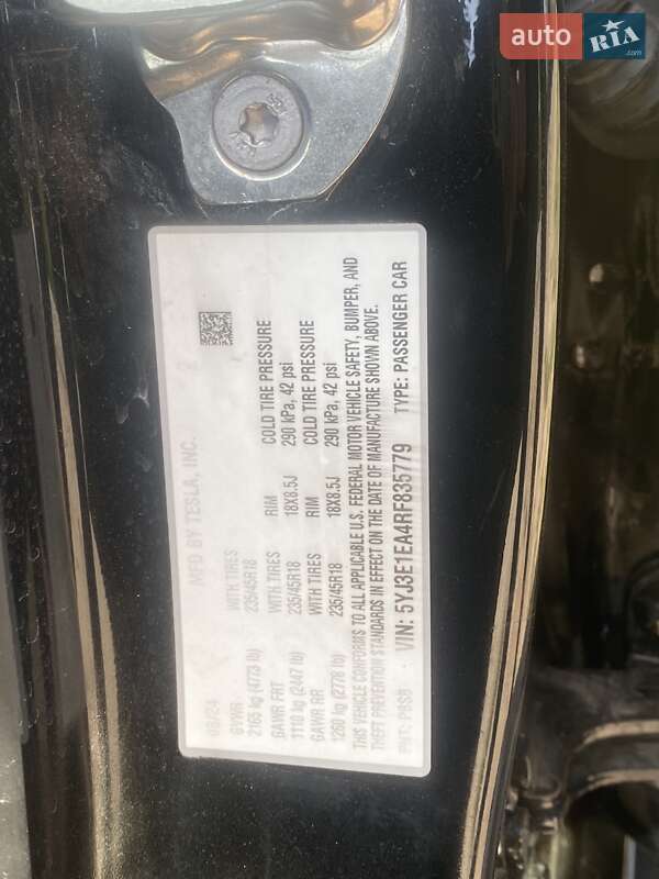 Седан Tesla Model 3 2024 в Кривому Розі