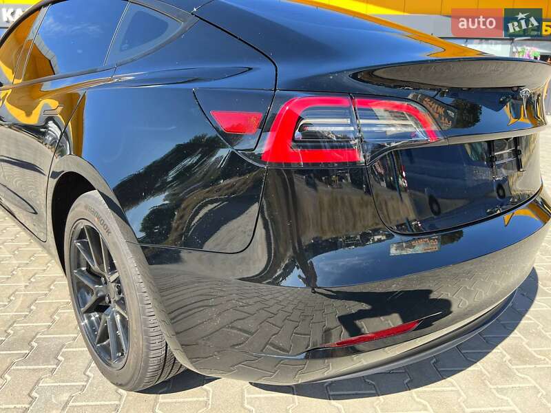 Седан Tesla Model 3 2023 в Киеве