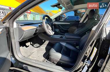 Седан Tesla Model 3 2023 в 