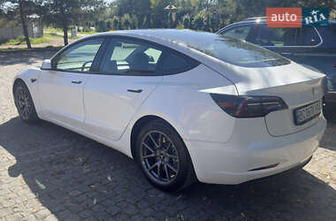 Седан Tesla Model 3 2022 в 