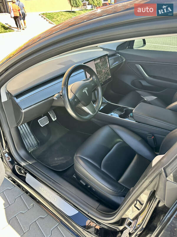 Седан Tesla Model 3 2018 в Києві