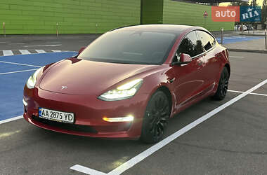 Седан Tesla Model 3 2022 в 