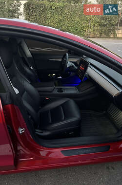 Седан Tesla Model 3 2022 в 